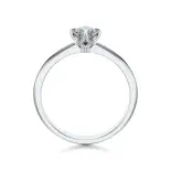 Pierścionek z białego złota z diamentem